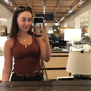 Meet your Posher, Brooke